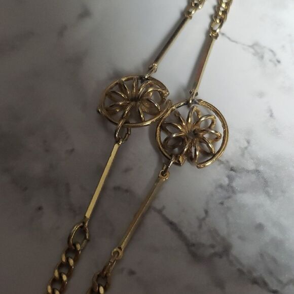 Vintage Golden Long Necklace - Picture 6 of 8